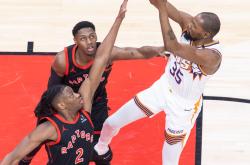 猛龙队率先赢得NBA总决赛胜利