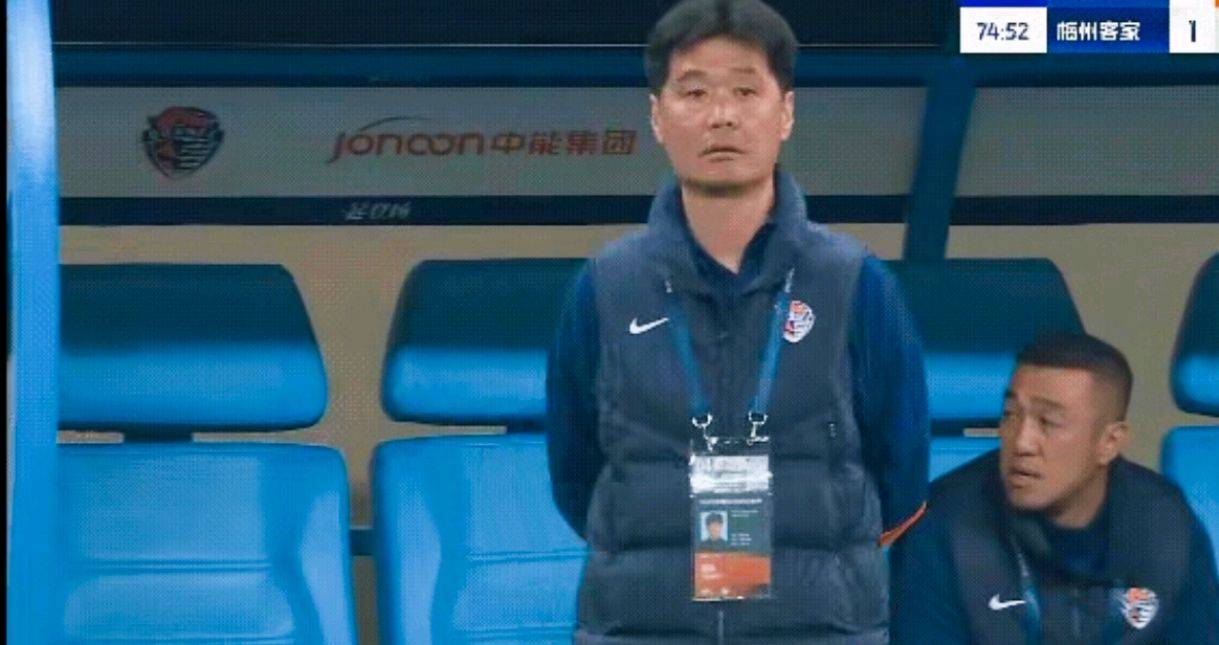 本泽马五连胜继续领跑积分榜，泰山主帅陷下课危机！的简单介绍